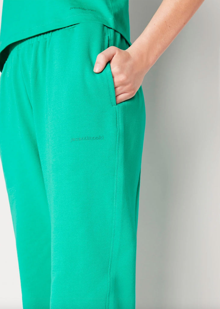 ESSENTIAL TRACK PANT - POOL GREEN